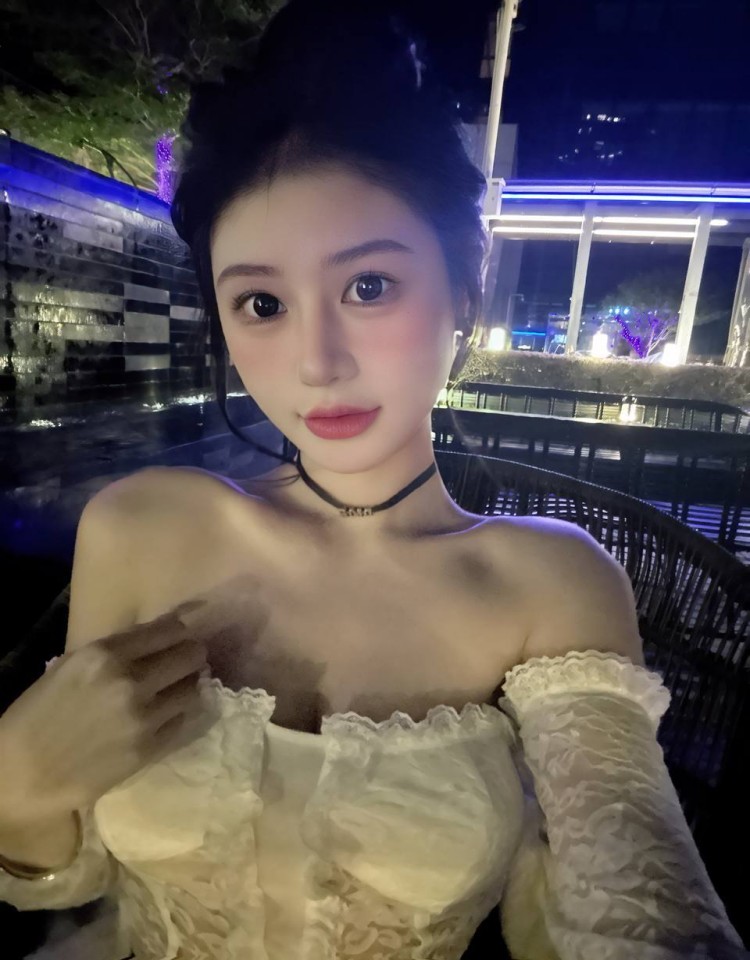 小寡妇在线观看免费播放电视剧,手机在线播放